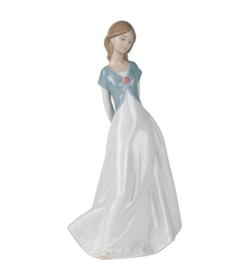 Nao by Lladro Porcelain "Truly in love" Figurine